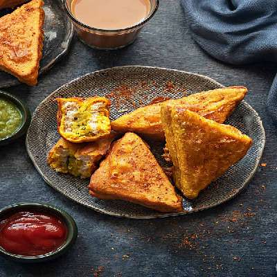 Aloo Stuffed Bread Pakoda (2 Pieces)