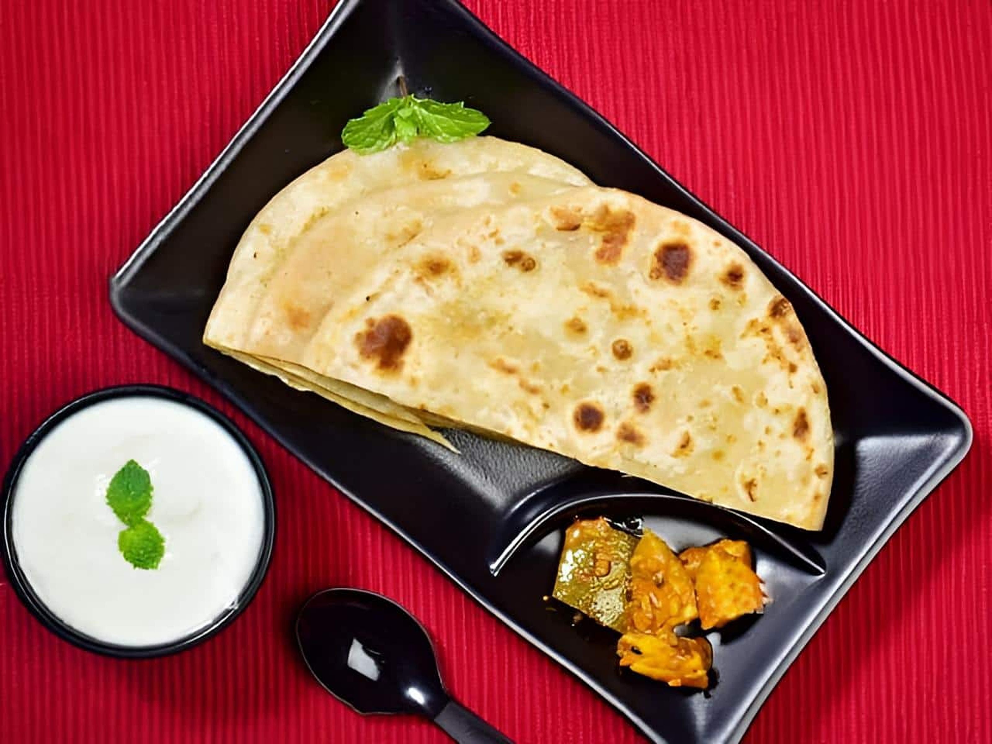 Tandoori Pyaaz Paratha With Achar
