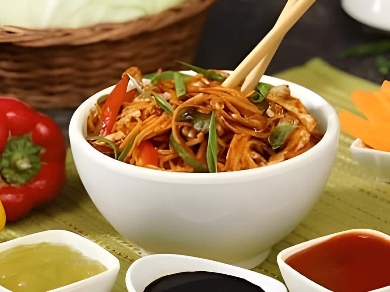 Veg Street Style Noodles (Indo Chinese)