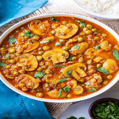 Dhabe Ka Matar Mushroom