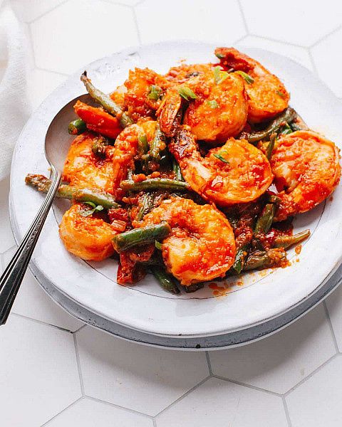 Jumbo Prawns In Schezwan Sauce (Chinese)