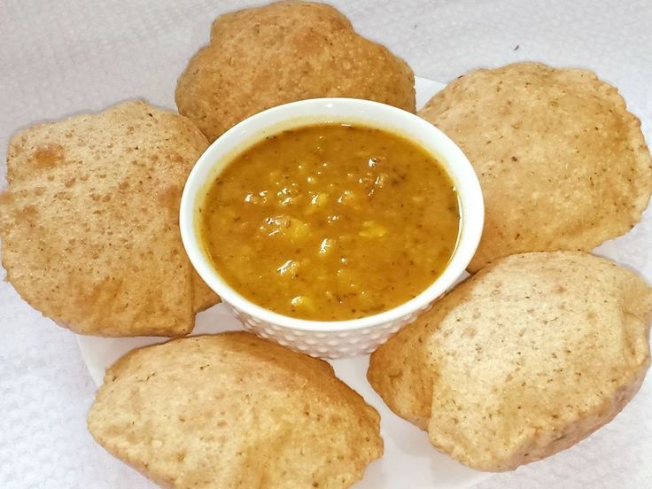 Aloo Poori (4 Pooris)