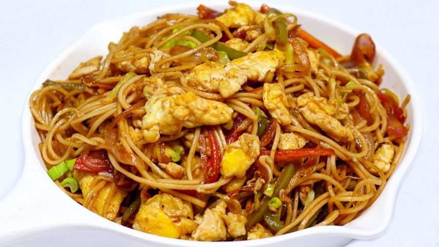Egg Street Style Noodles (Indo Chinese)