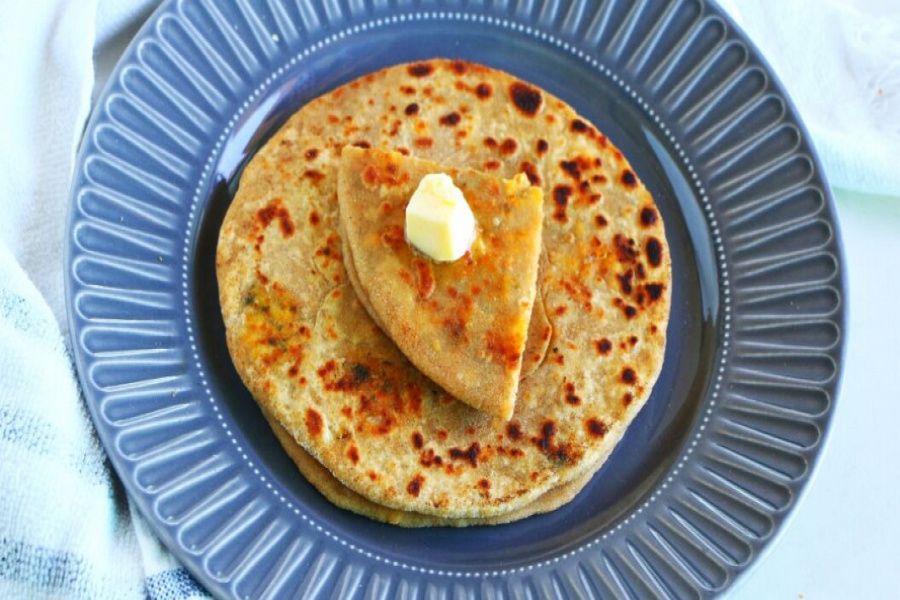 Tawa Paneer Paratha With Achar