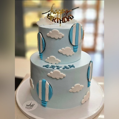 Hot air balloon theme cake