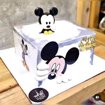 Mickey Mouse Theme Cake