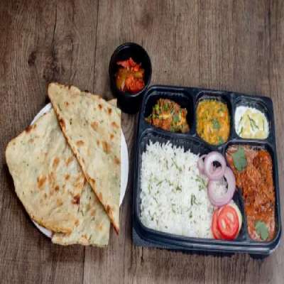 Chicken Deluxe Thali With Gulab Jamun