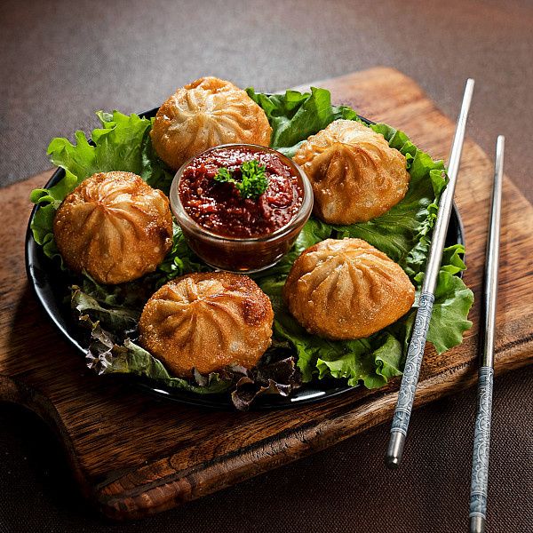 Chicken Fried Atta Momos [6 Pcs]