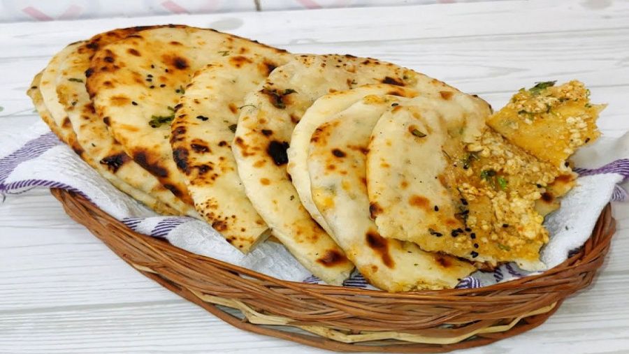 Paneer Naan (Gravy)