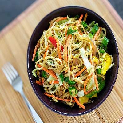 Hakka Noodles Veg