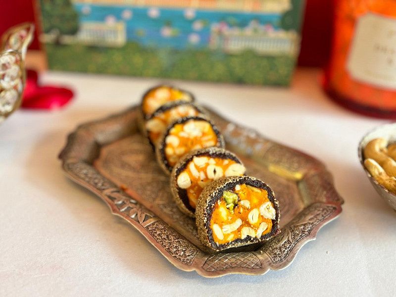 Anjeer  Kaju Roll