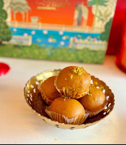 Ghee Besan Ladoo