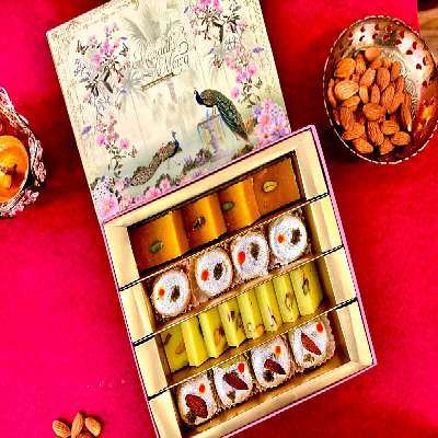 Gifting Khova Mix Sweet  Boxes 500gm