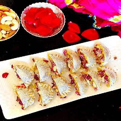 Kaju Gulkand Gujia