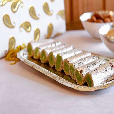 Kaju Pista Roll
