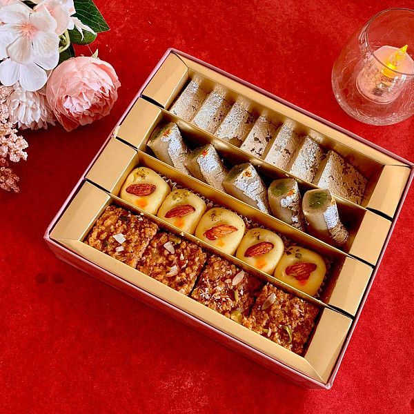 Gifting -Dry Fruit And Khova Mix Boxes 500gm