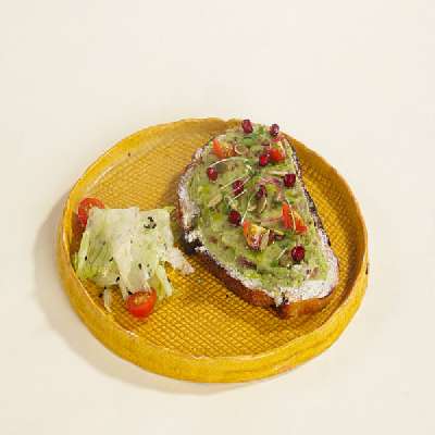 Avocado And Ricotta Pesto Toast (200 Gms)