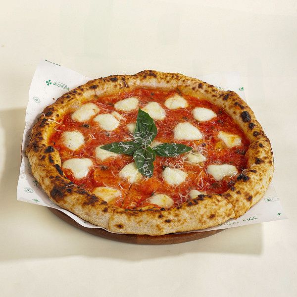 Margherita Buffalo-cheese Neapolitan Pizza