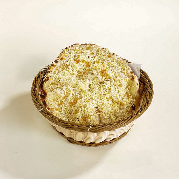 Cheese Garlic Naan (180 Gms)
