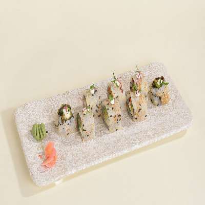 Tempura Avocado Uramaki Rolls (150 Gms)
