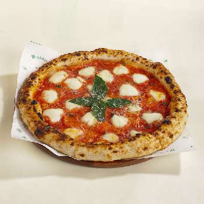 Margherita Buffalo-cheese Neapolitan Pizza
