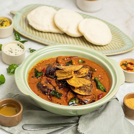 [SPICY] Idlis & Yennai Kathrikai (Spicy Eggplant Curry)