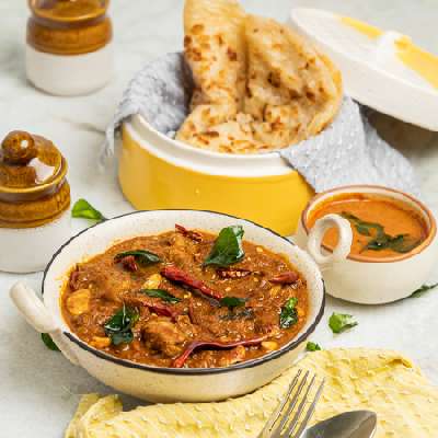 [SPICY] Parottas & Chicken Sukka Curry