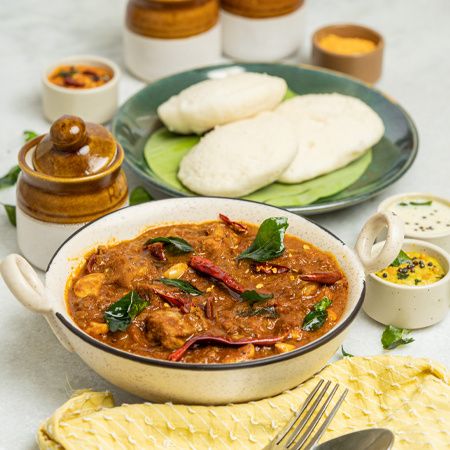 [SPICY] Idlis & Chicken Sukka Curry