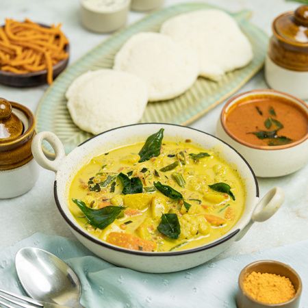 [MILD] Idlis & Vegetable Korma
