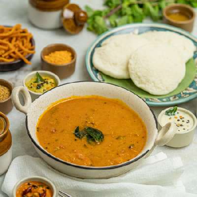 Idlis With Curries