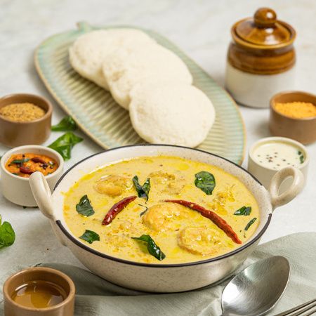 [MILD] Idlis & Tamil Nadu Prawn Curry