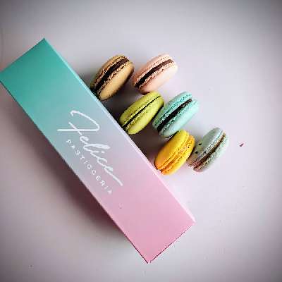Gift Box Of 6 Assorted Macarons