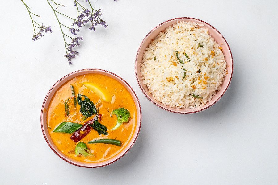 Spicy Sri Lankan Curry With Rice