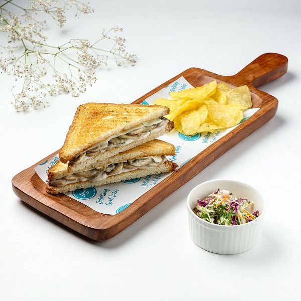 Creamy Mushroom Sandwich