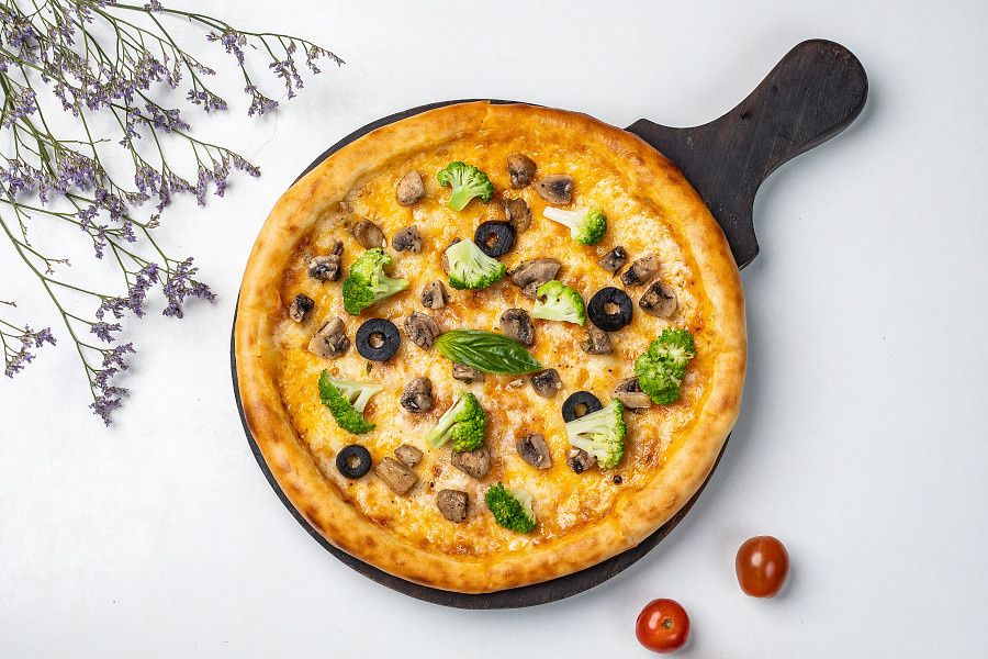 Mushroom And Brocolli Pizza 9