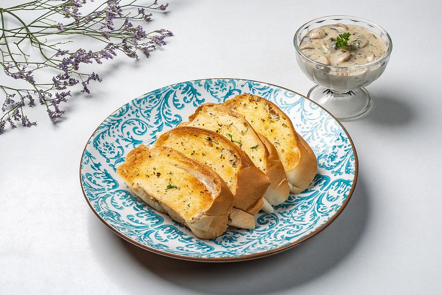 Creamy Mushrooms On Toast