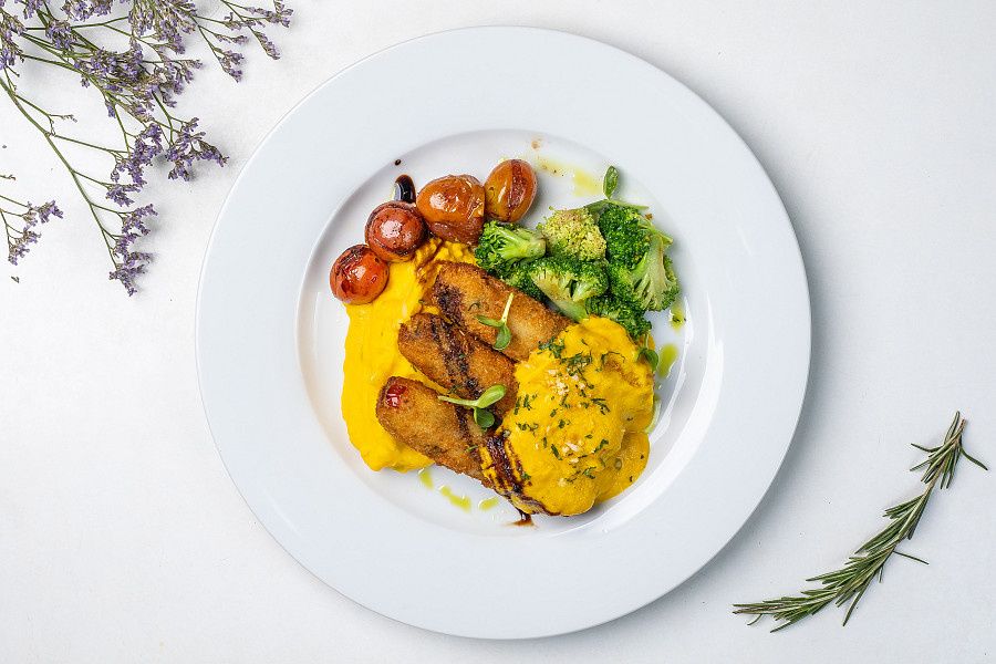 Veg Steak With Roasted Bell Pepper Sauce