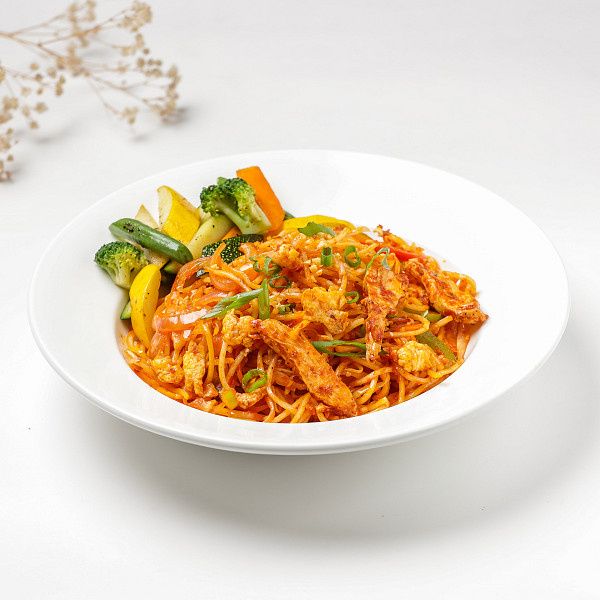 Chicken Chilly Garlic Noodles With Stir Fried Veggies