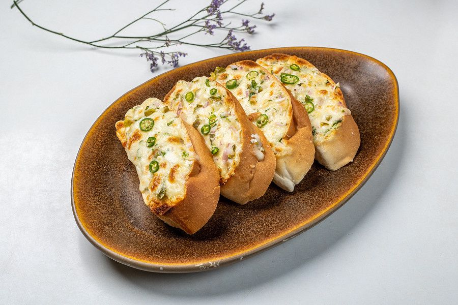 Chilly Cheese Garlic Bread(4 Pcs)