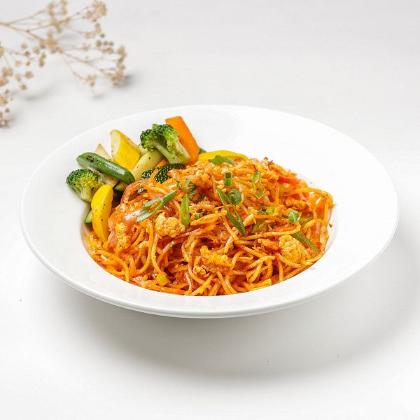 Egg Chilly Garlic Noodles With Stir Fried Veggies