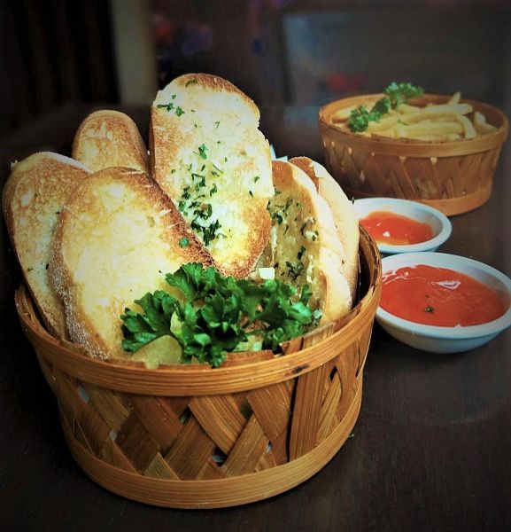 Garlic Bread(4 Pcs)