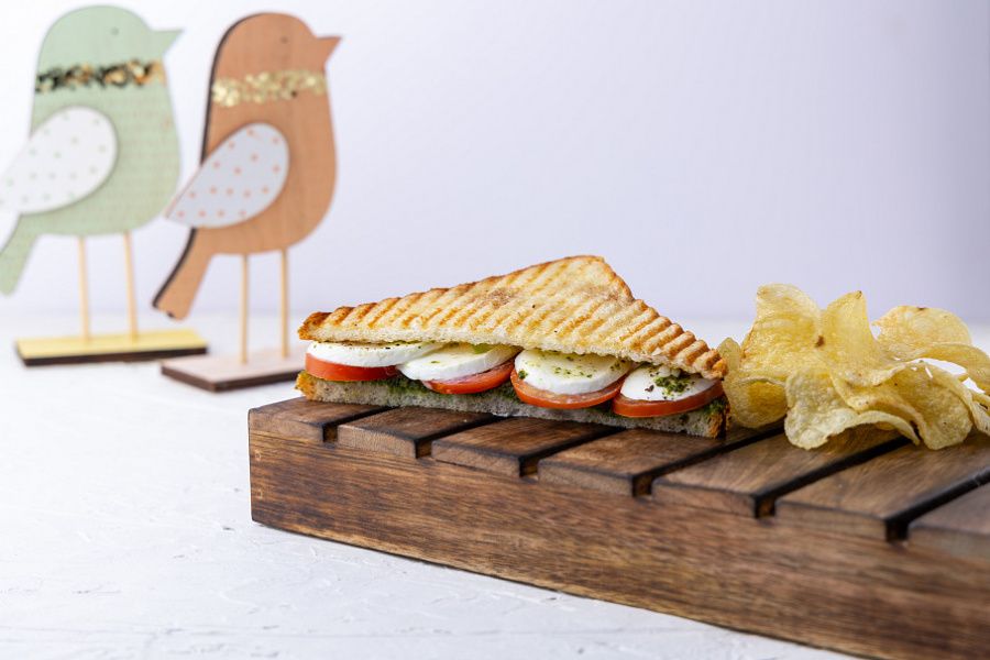 Mozzarella Tomato & Pesto Sandwich