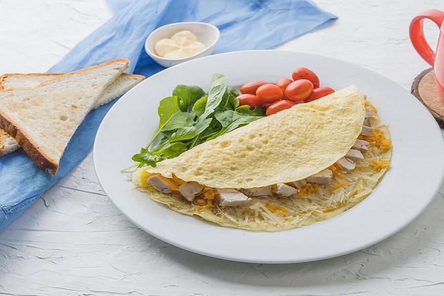 Chicken & Cheese Omelette With Toast(3 Eggs)