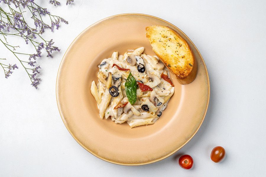 Penne Pasta With Creamy Mushroom Sauce