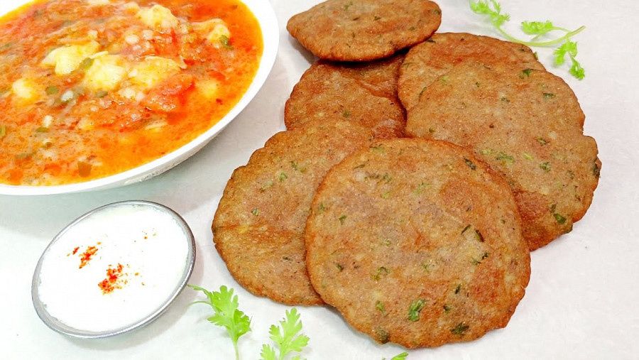 4 Pcs. Kuttu Atta Kachori With Alloo Ki Subzi
