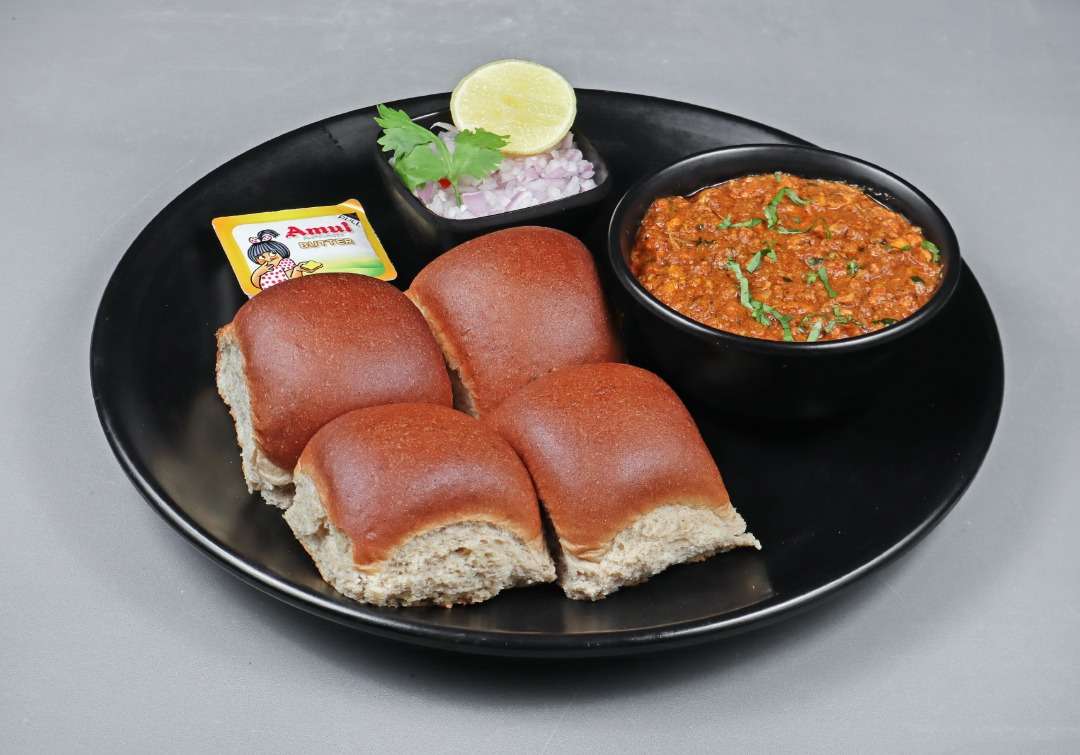 Chicken Keema Pav - High Protein