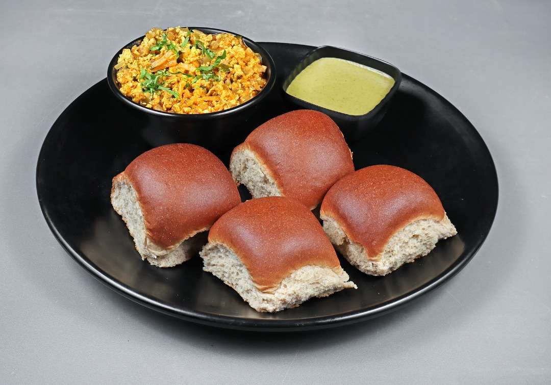 Egg Bhurji Pav - High Protein