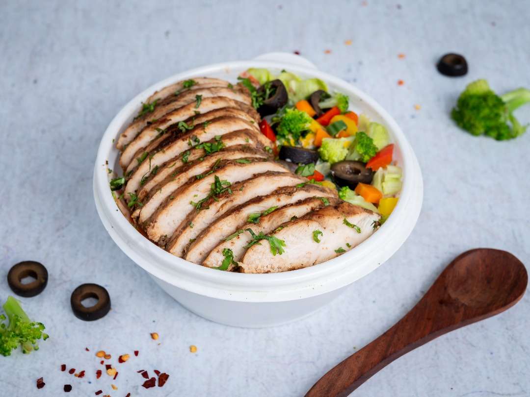 Chicken and Veggies Salad bowl - Protein Rich