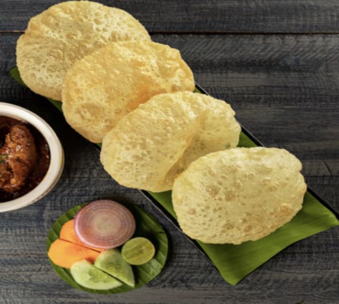 Luchi[4Pcs]+Chicken Kosha 2Pcs+Salad