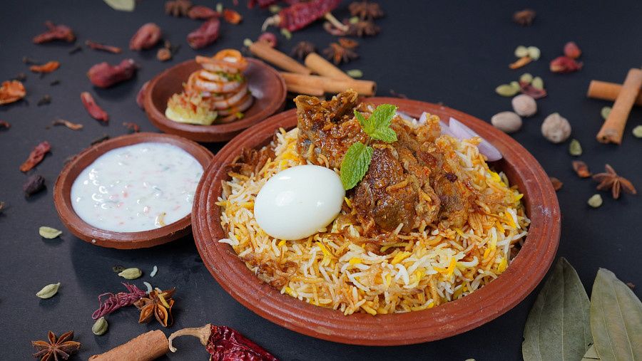 Kolkata Mutton Biryani (1pc Mutton + 1 Aloo + 1 Egg)